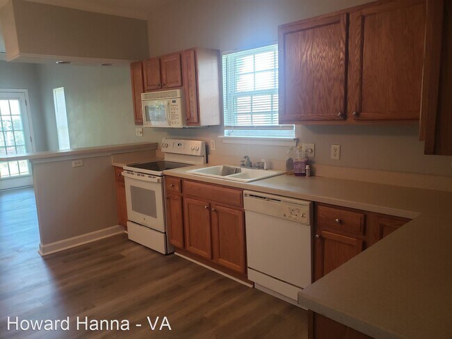 Foto del edificio - 3 br, 2.5 bath House - 8129 Redmon Road, #B