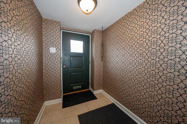 Building Photo - 130 Ivy Ct