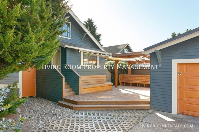 Building Photo - 5119 NE 27th Ave