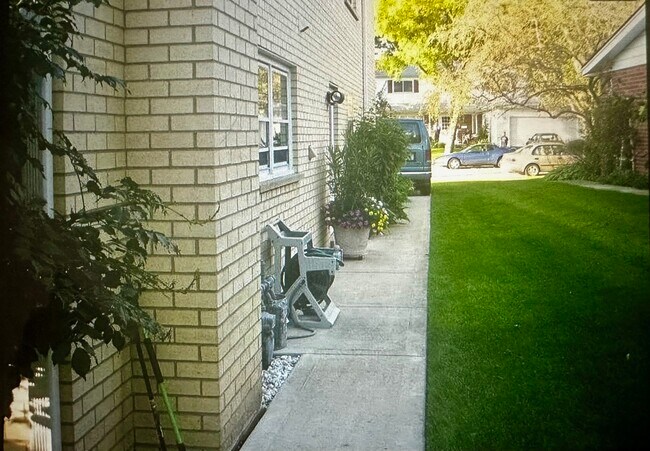 Foto del edificio - 217 E Valley Ln
