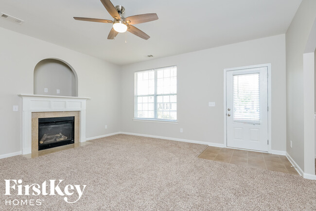 Building Photo - 6008 Kelly Creek Cir