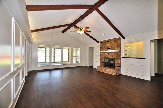 Building Photo - 2103 Marin