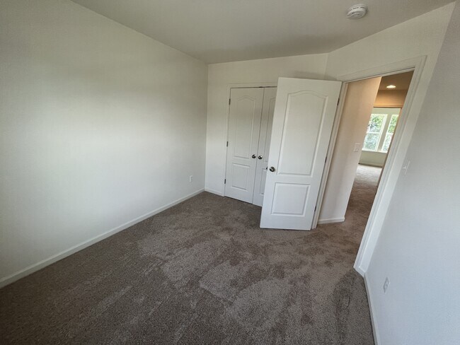 Foto del edificio - 164 Scotch Pine Dr