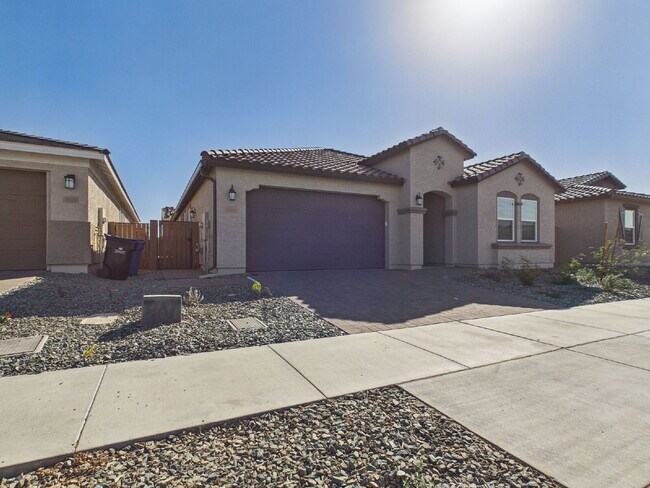 Foto del edificio - Brand new home with Casita