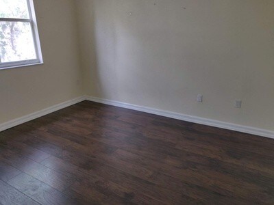Foto del edificio - 1661 SE 28th St