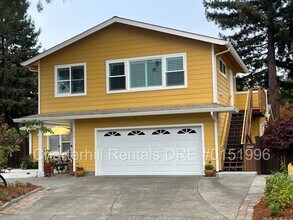 Building Photo - 669 Camino Ct