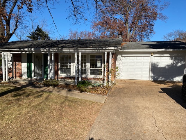 Primary Photo - 715 Caspian Ln