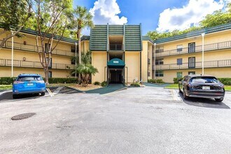 Building Photo - 9080 Lime Bay Blvd