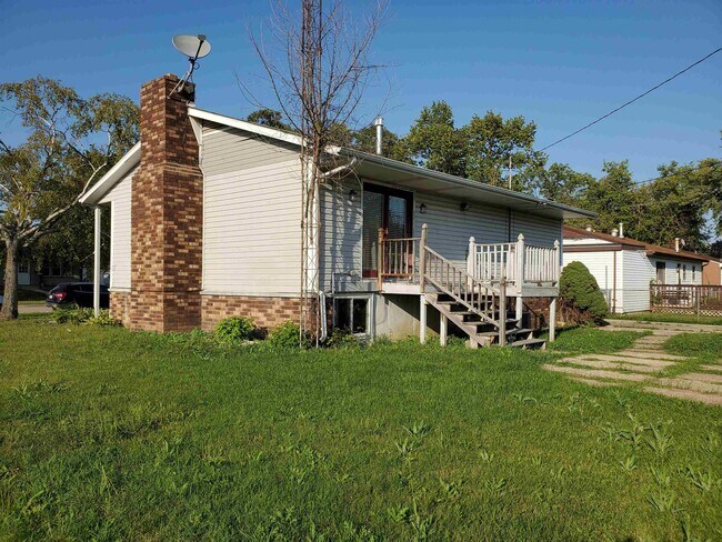 Foto del edificio - 9225 Carol Ann Dr