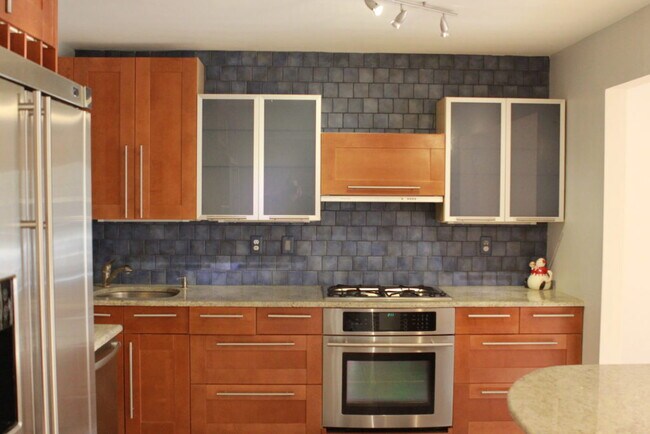 Building Photo - 104 Alderberry Ct