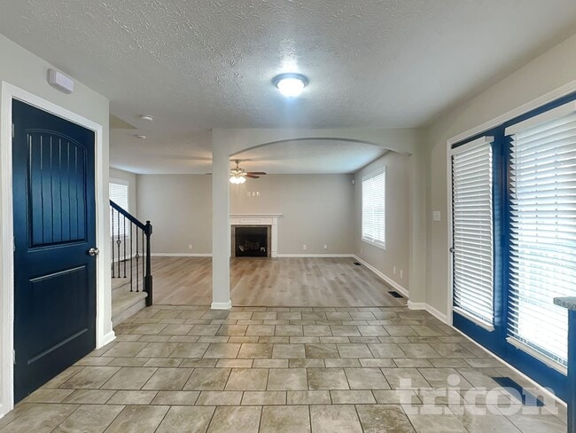 Building Photo - 1304 Golden Eagle Way