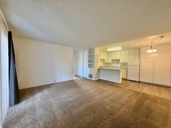 Foto del edificio - Spacious 2 Bedroom Condo Near Mission Valley!