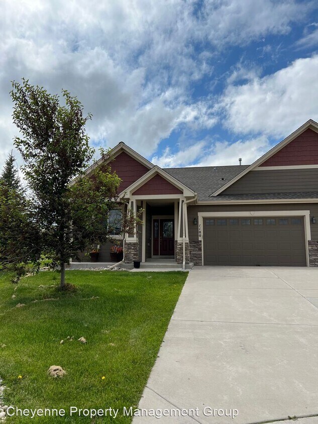 Primary Photo - 4 br, 3 bath House - 1100 White Water Ct.