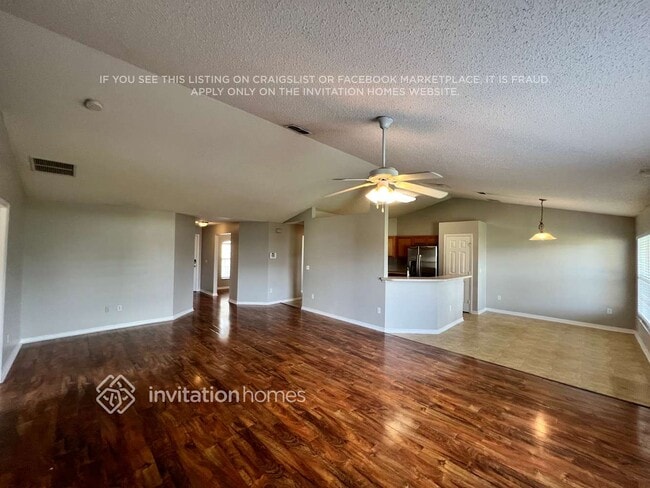 Building Photo - 1080 SW McCoy Ave
