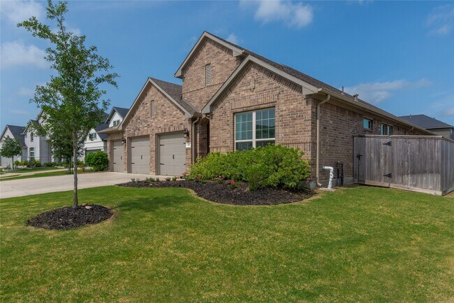 Foto del edificio - 9211 Lowell Cliff Dr