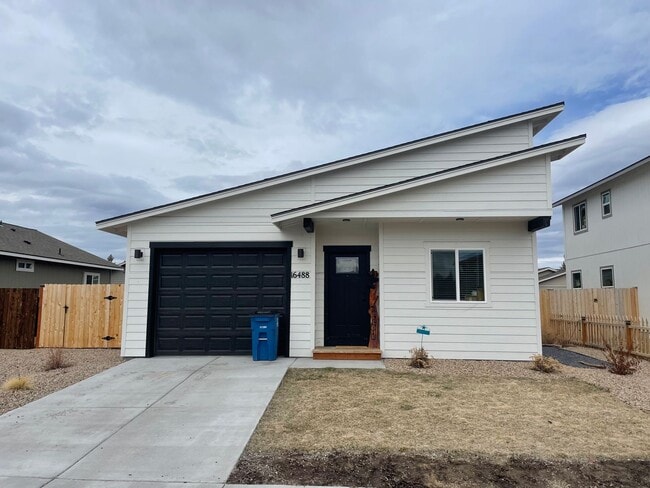 Foto del edificio - Newer cute bungalow in La Pine OR