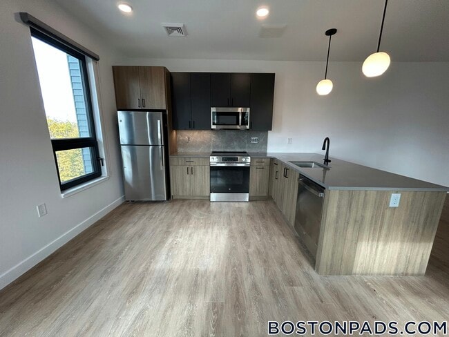 Building Photo - 199 Gardner St