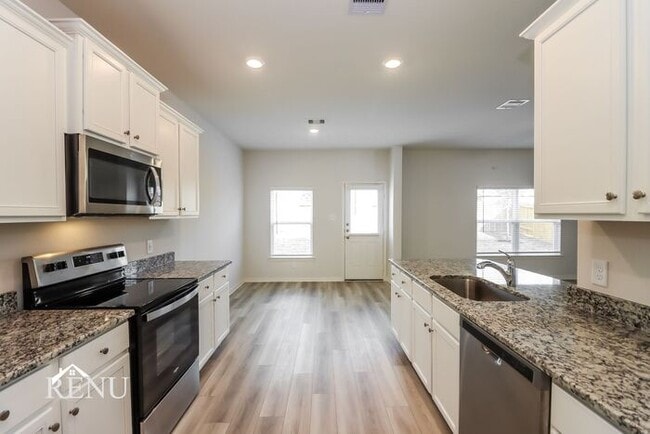 Foto del edificio - 10445 Sweetwater Creek Dr