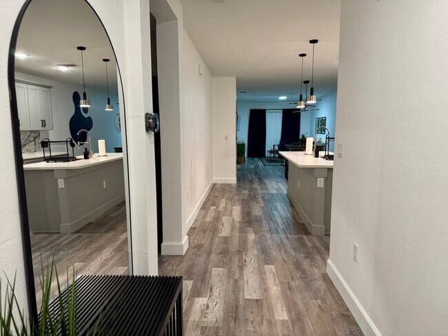 Foto del edificio - 2242 Fernwood St