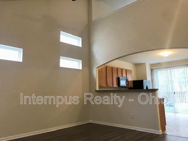 Building Photo - 2844 Hillstone St