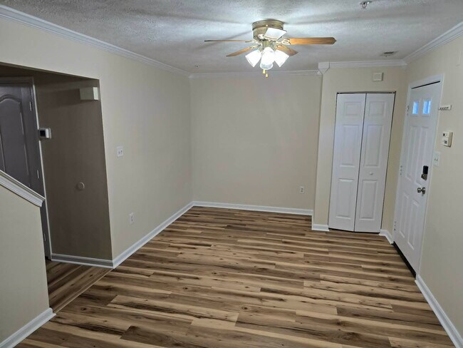 Foto del edificio - 45275 Elkton Ln