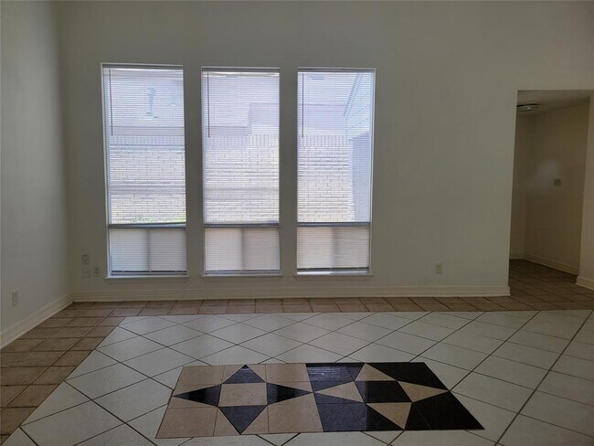 Foto del edificio - 4307 Willow Beach Dr