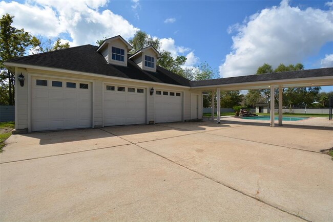 Building Photo - 8088 County Rd 128