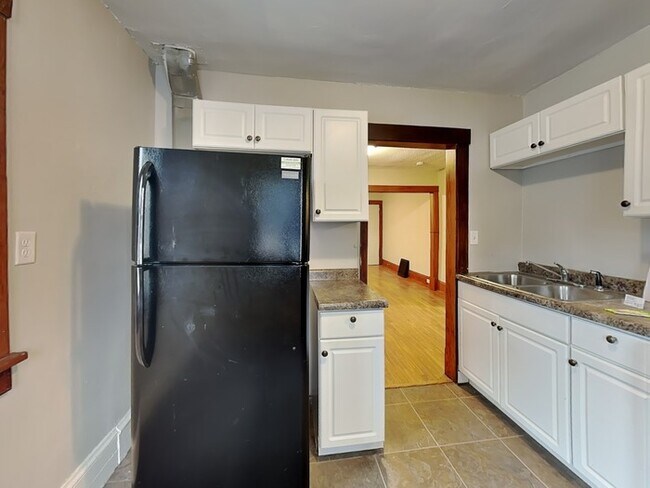 Building Photo - WINTER SPECIAL!! 3 Bedroom, 1 Bathroom Hou...