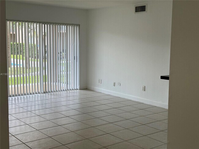 Foto del edificio - 10410 SW 157th Ct