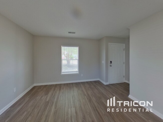 Foto del edificio - 137 Grafton Ln