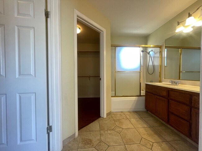 Foto del edificio - Fremont - Gated Community 2 Bed Townhouse