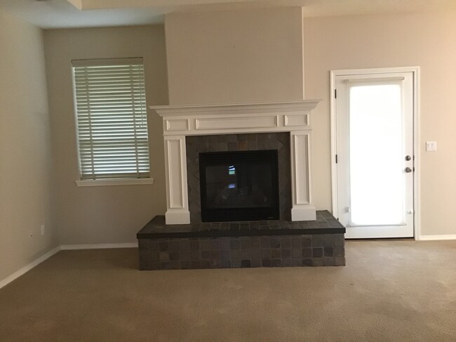 Building Photo - 2014 Deer Pointe Ct