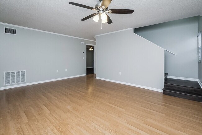 Foto del edificio - 2447 Sagemont Dr