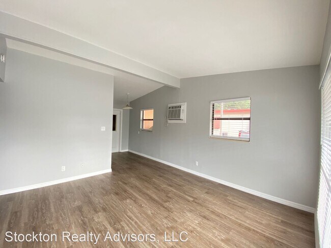 Building Photo - 2 br, 1 bath House - 410 E. Cornelius