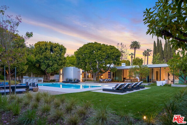 Foto principal - 713 N Hillcrest Rd