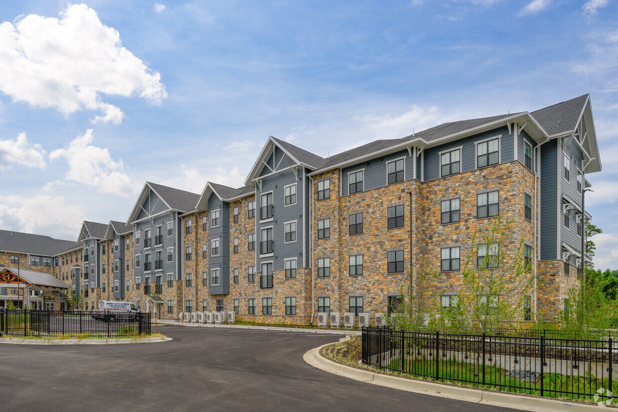 Foto principal - Hill House at Beechfield, A 62+ Senior Com...