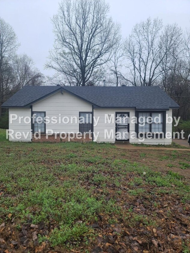 Building Photo - Comfortable 3 Bedroom in Westwood