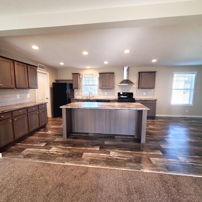 Foto del edificio - 8027 Harbour Dr