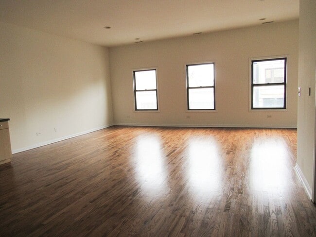 Building Photo - 2340 N Milwaukee Ave