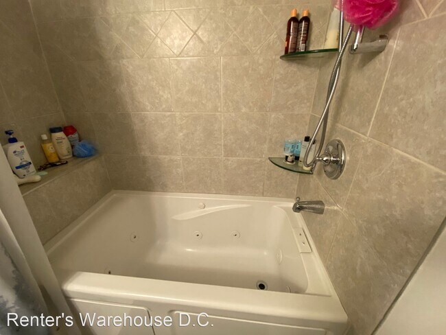 Foto del edificio - 4 br, 3 bath House - 4218 Adrienne Dr