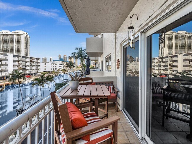 Foto del edificio - 3601 NE 170th St