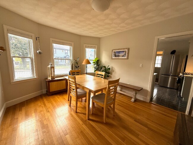 Foto del edificio - 37 Lindale Ave