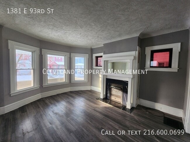 Foto del edificio - 1381 E 93rd St