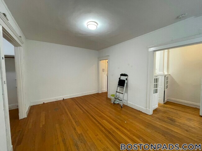 Foto del edificio - 170 Maple St