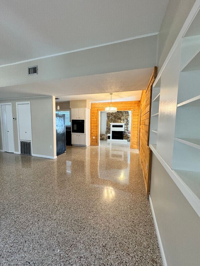Foto del edificio - 813 Center Ln