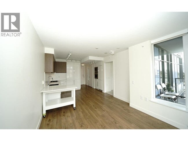 Building Photo - 188 Agnes St