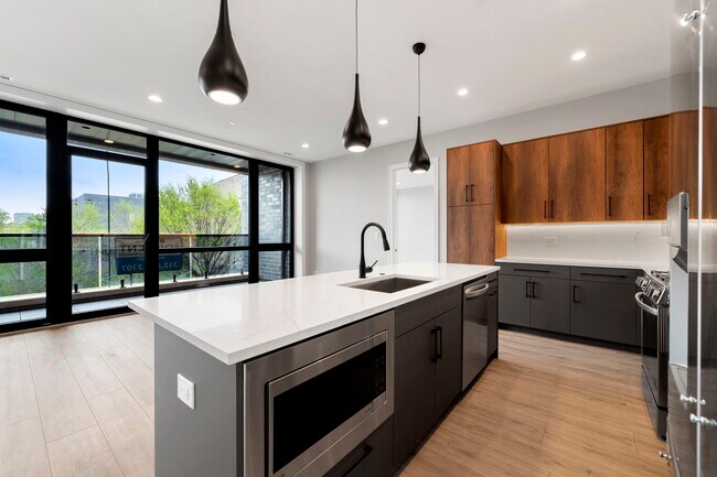 Foto del edificio - 1718 S Halsted St