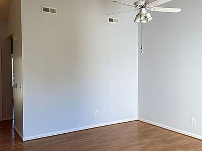 Building Photo - Nice Townhome, Great Location