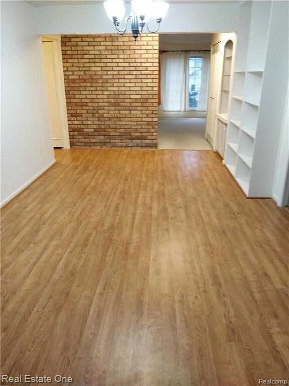 Foto del edificio - 150 E Long Lake Rd