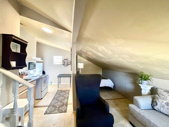 Foto del edificio - 1410 Rosewood Dr